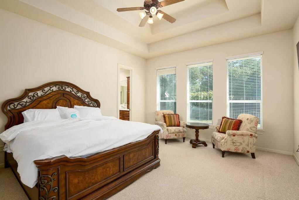 Bedroom With 3.5-bathroom Near Golf Course! Holiday home Cypress